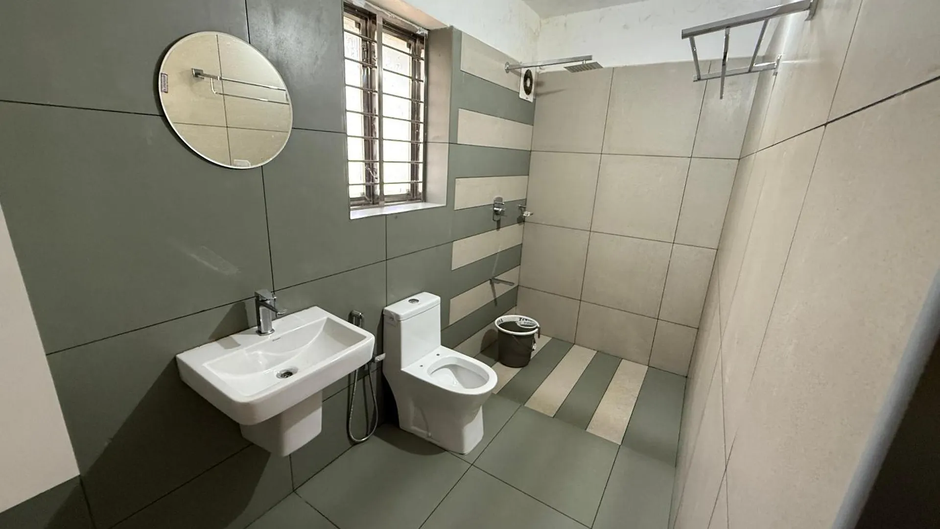 Honey Rock Hotel Kanthalloor