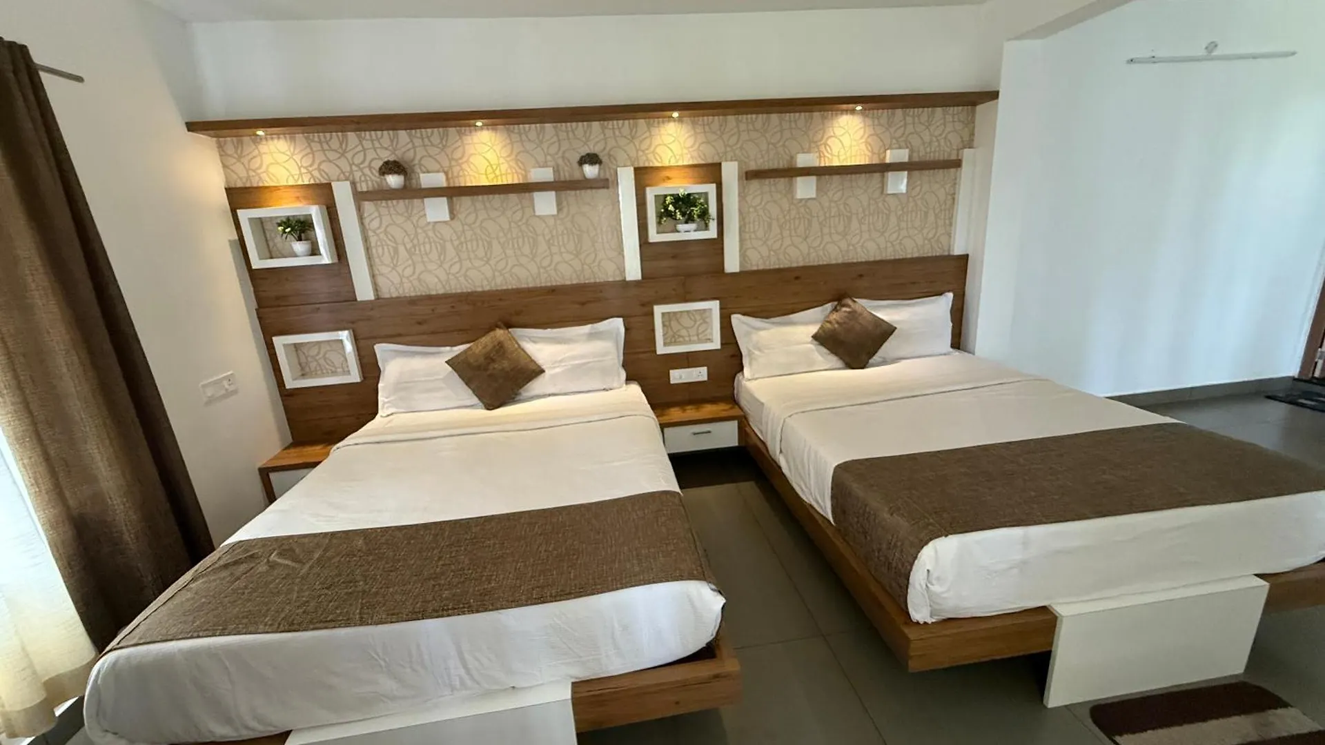 Honey Rock Hotel Kanthalloor