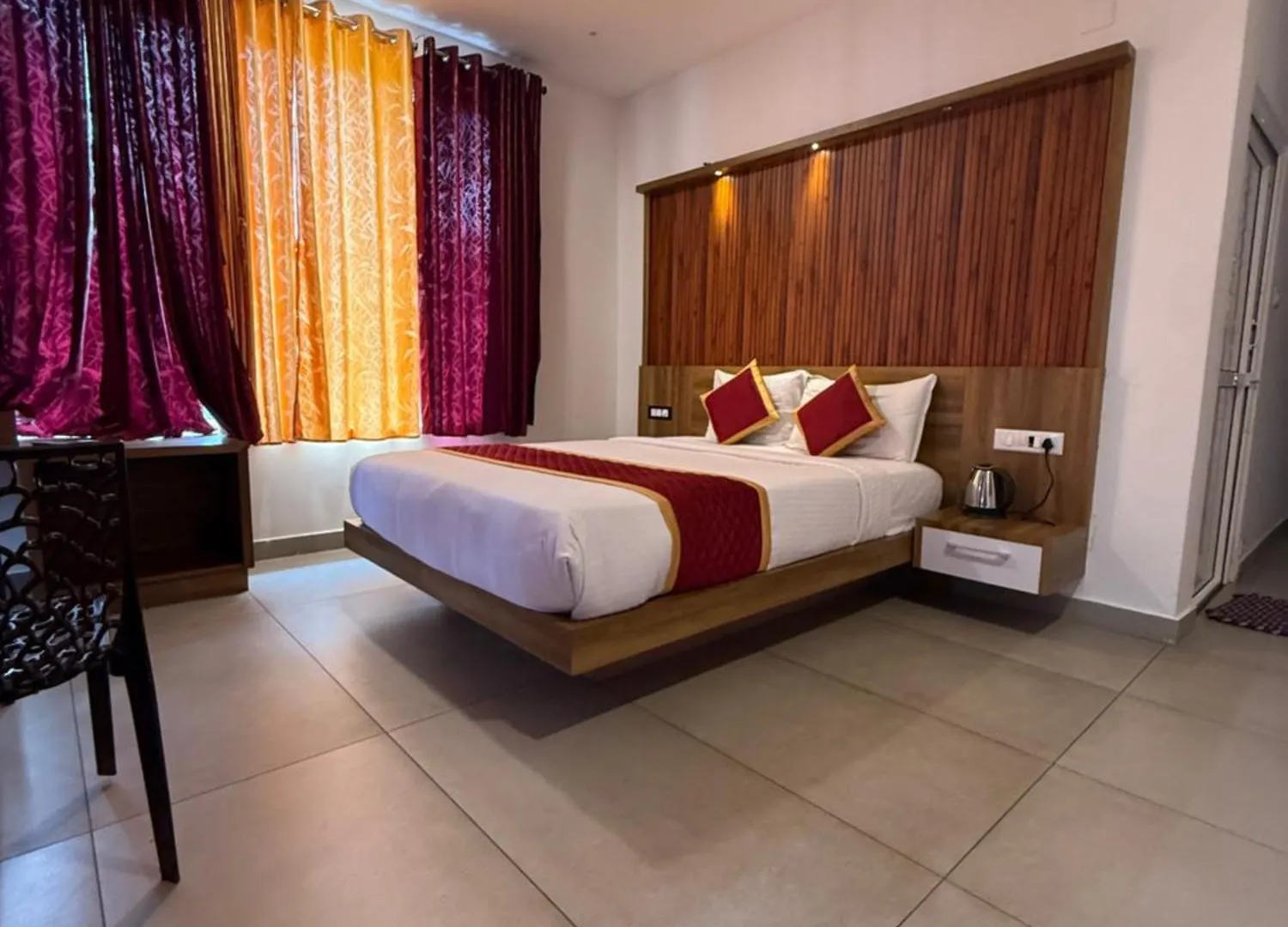 Honey Rock Hotel Kanthalloor